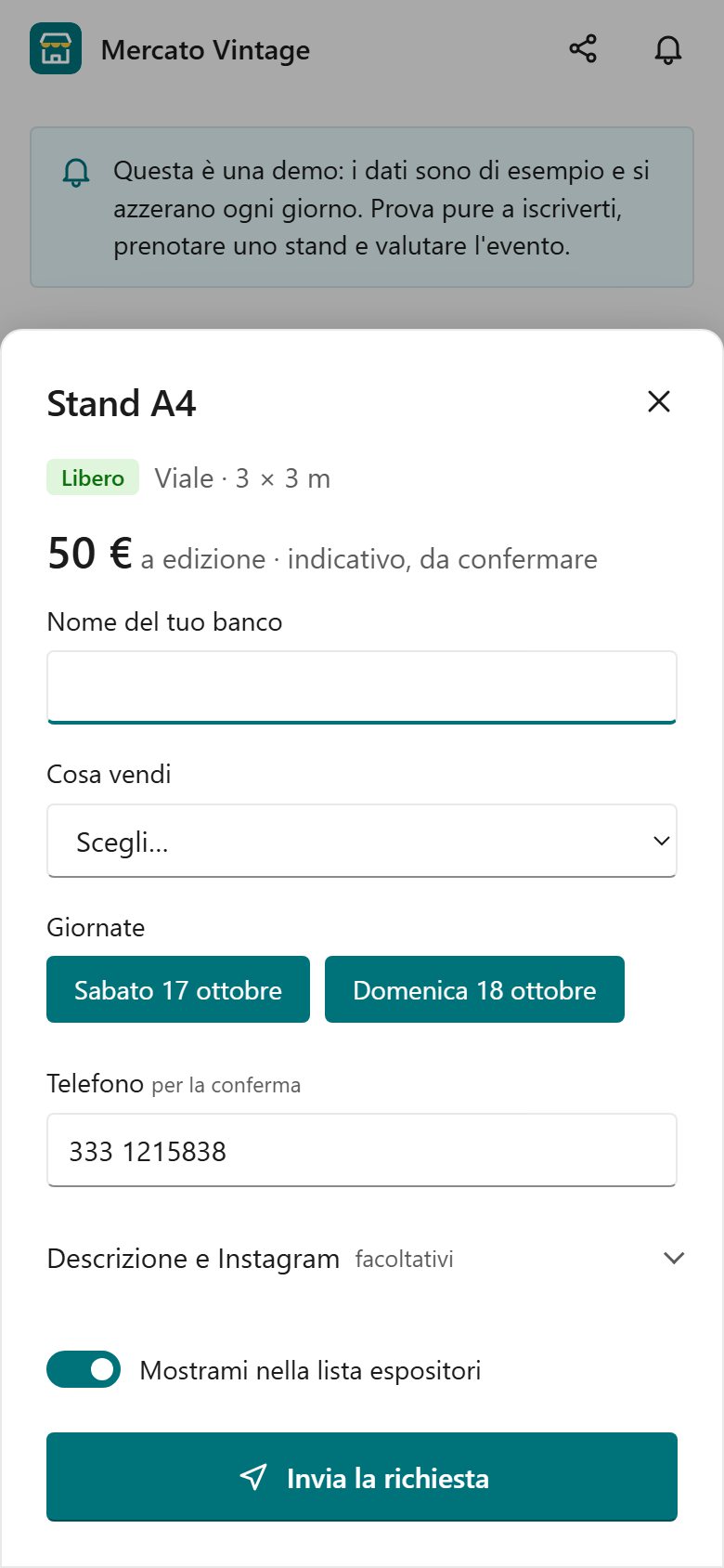 Pianta degli stand con il foglio di prenotazione aperto
